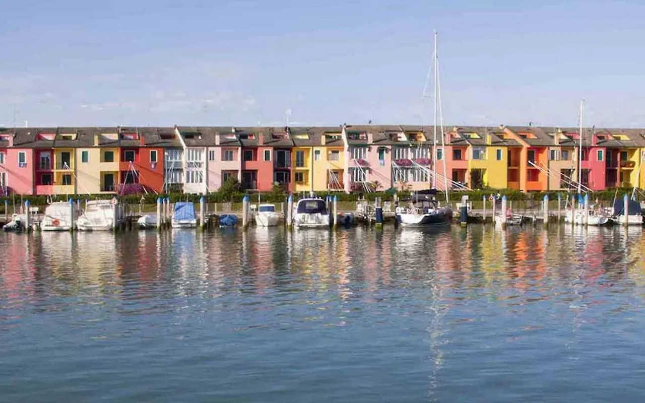 Lovely Apartment For 4 Guests With Terrace Porto Santa Margherita